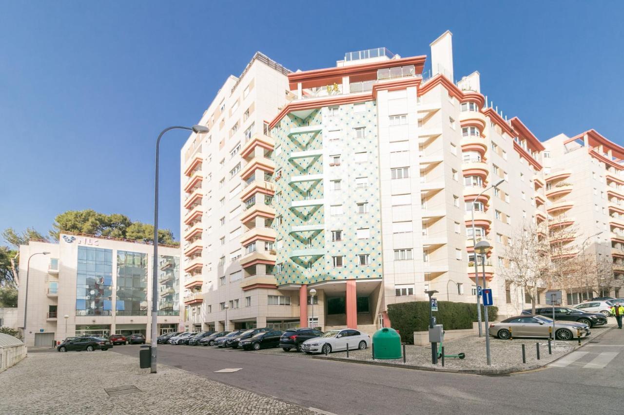 Апартаменты Premium Flat In Upscale Area, Balcony, Parking Лиссабон Экстерьер фото