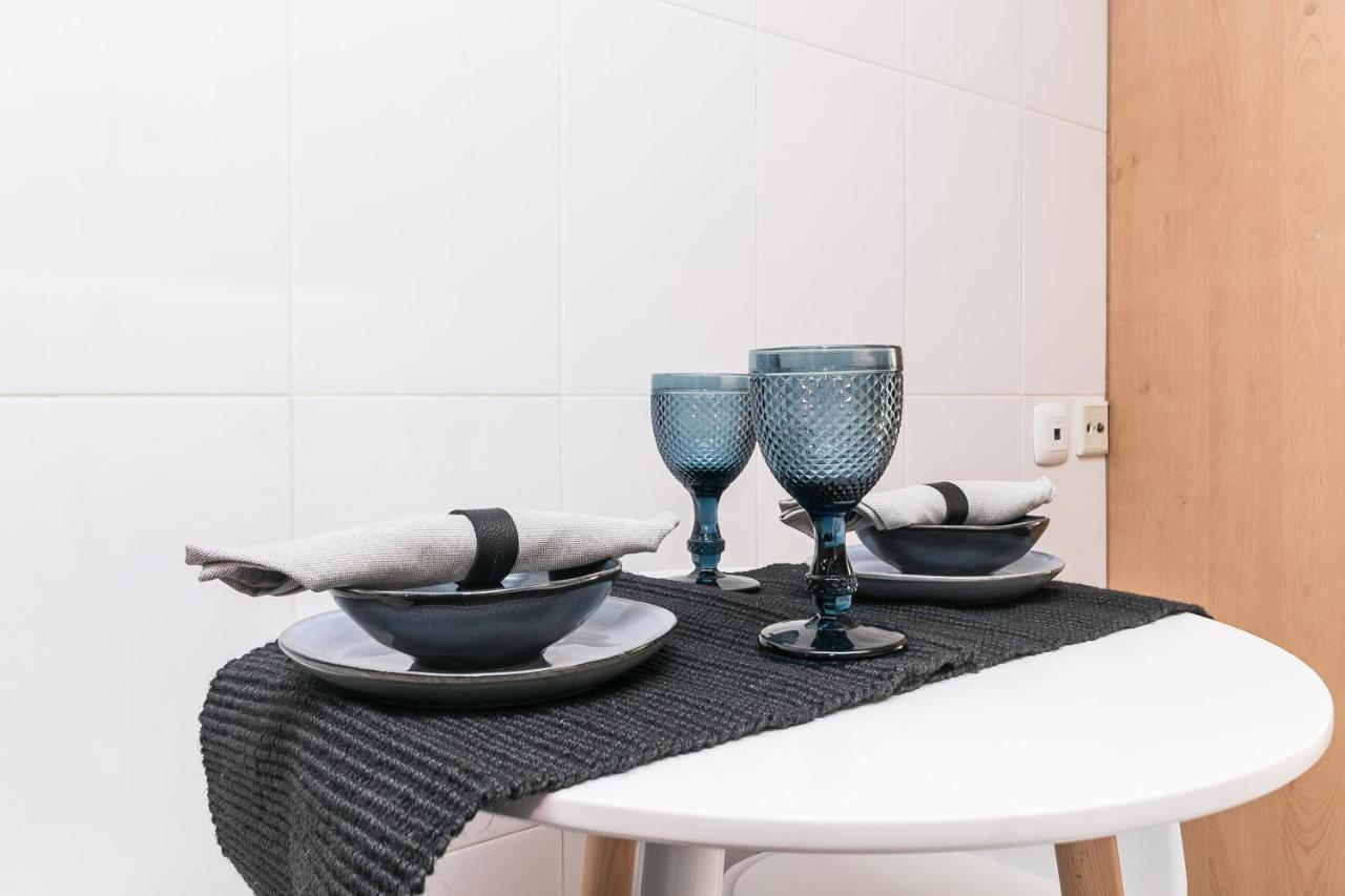 Апартаменты Premium Flat In Upscale Area, Balcony, Parking Лиссабон Экстерьер фото