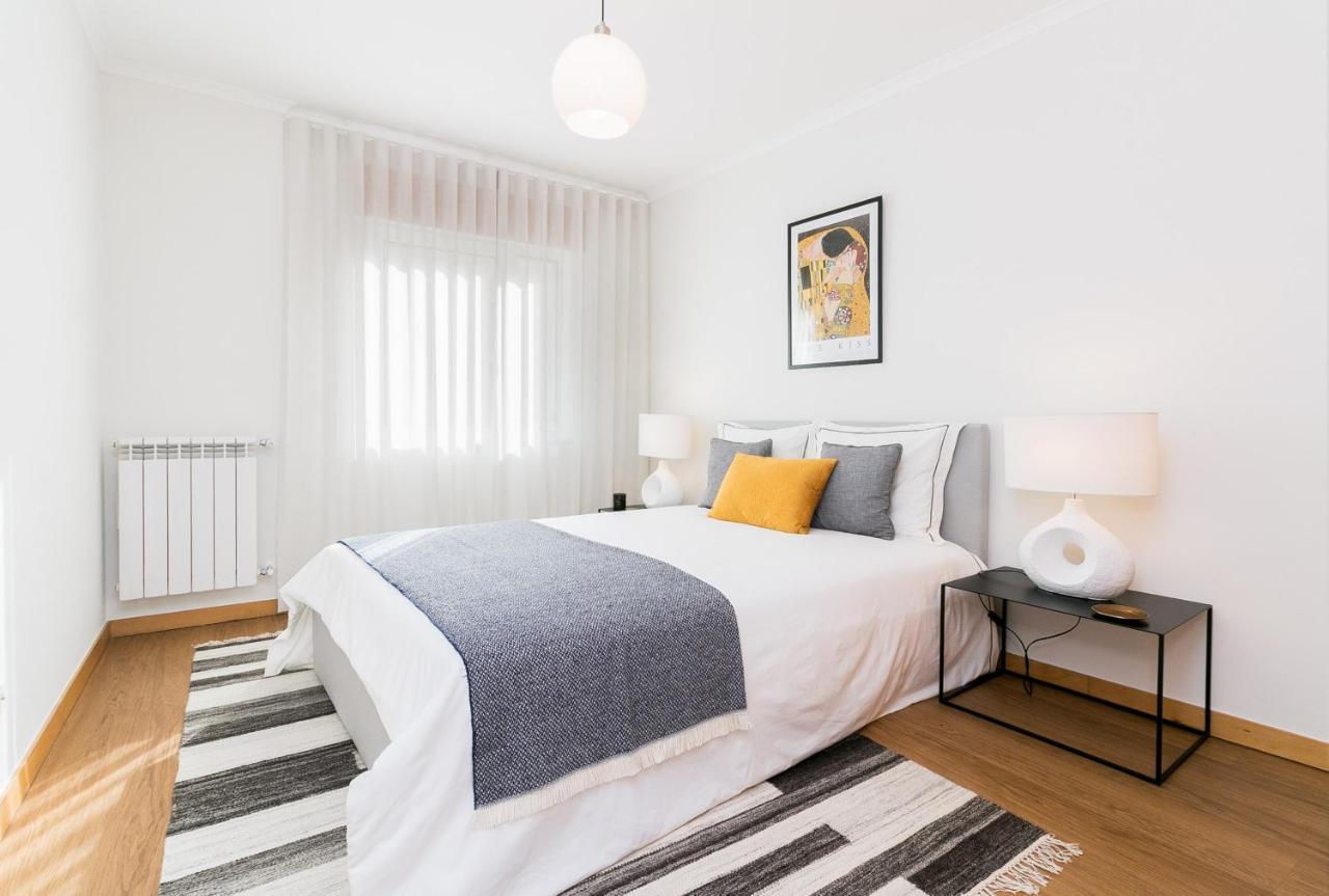 Апартаменты Premium Flat In Upscale Area, Balcony, Parking Лиссабон Экстерьер фото